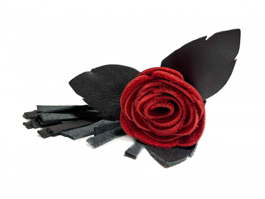 Плеть красная роза с кожаными хвостами